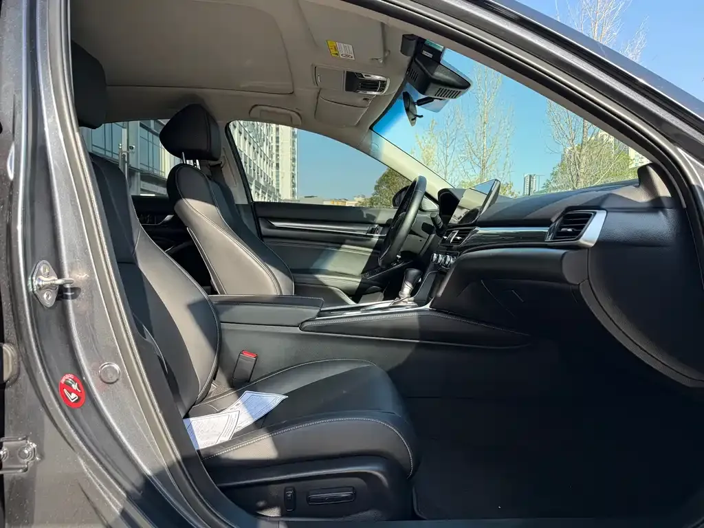 Honda Accord — фото 6