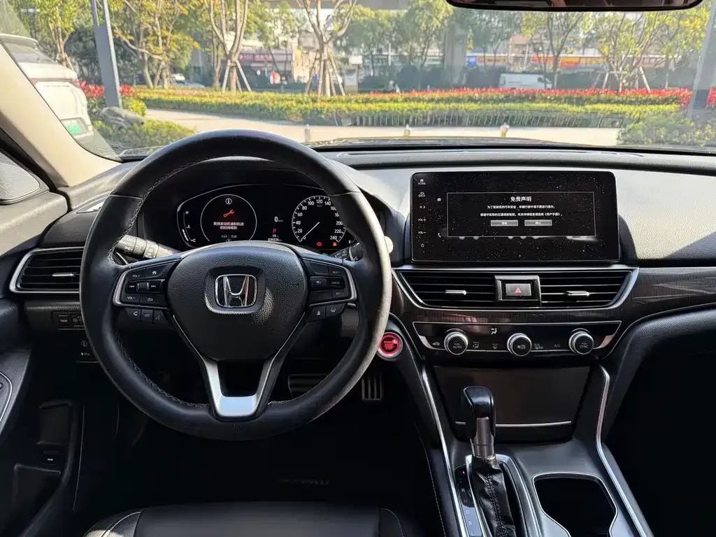 Honda Accord — фото 9