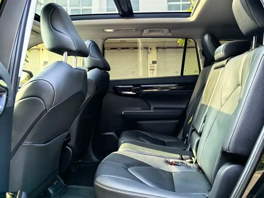 Toyota Highlander 2023 из CN, фото 8