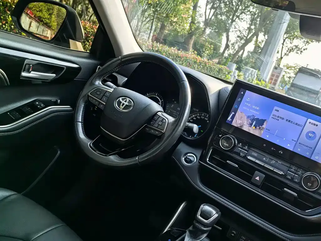 Toyota Highlander 2023 из CN, фото 9