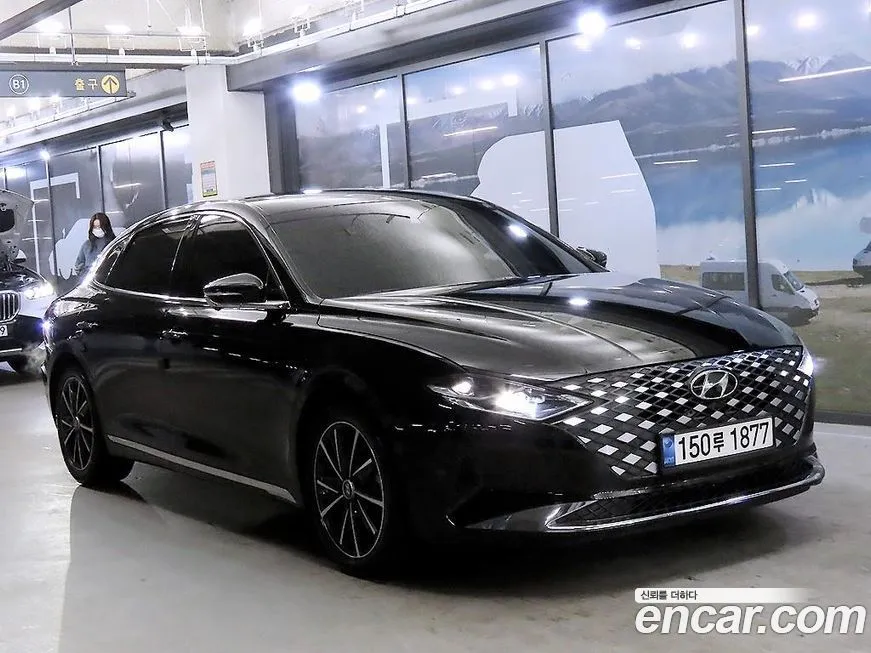 Hyundai Grandeur — фото 1