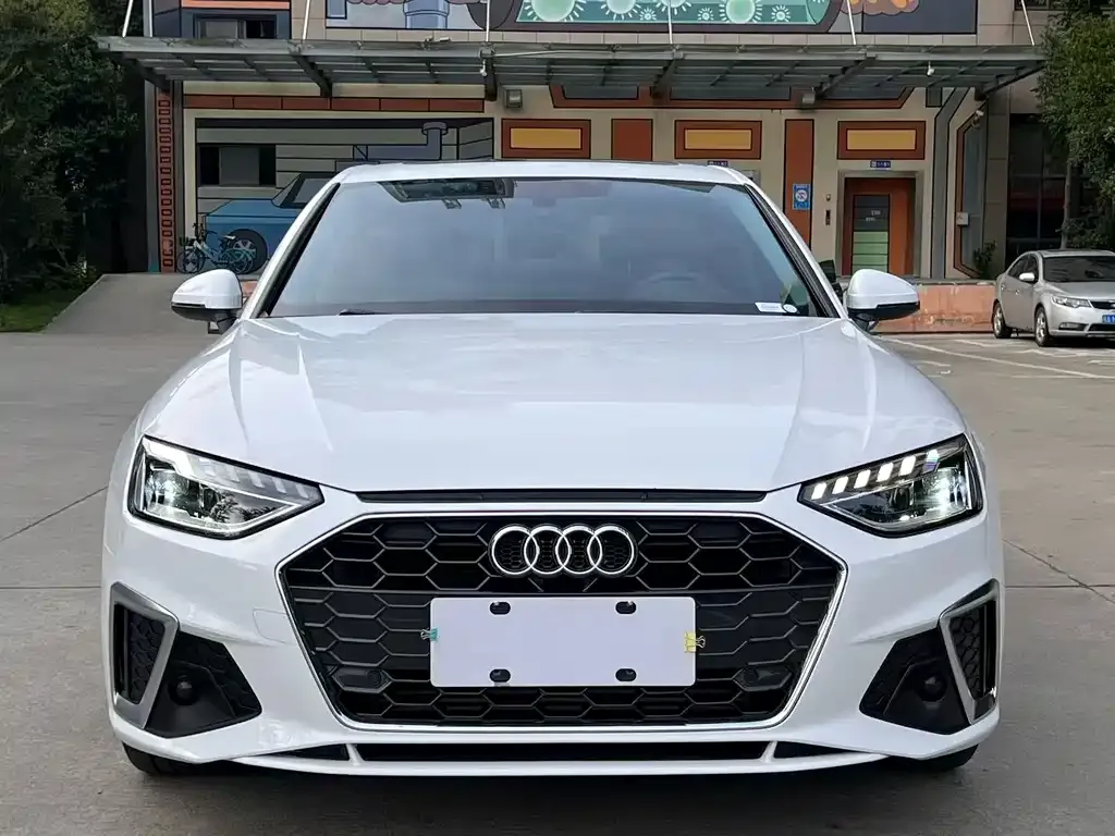 Audi A4L 2022 из CN, фото 2