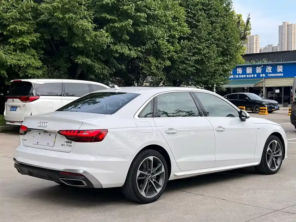 Audi A4L 2022 из CN, фото 9