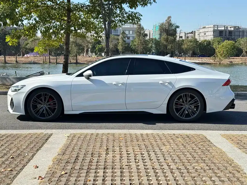 Audi A7 2023 из CN, фото 4