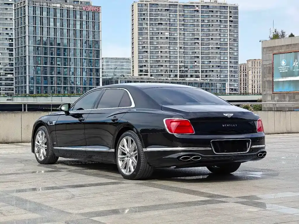 Bentley Flying Spur — фото 2