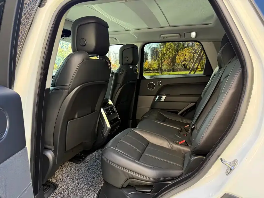 Land Rover Sport PHEV 2021 из CN, фото 10