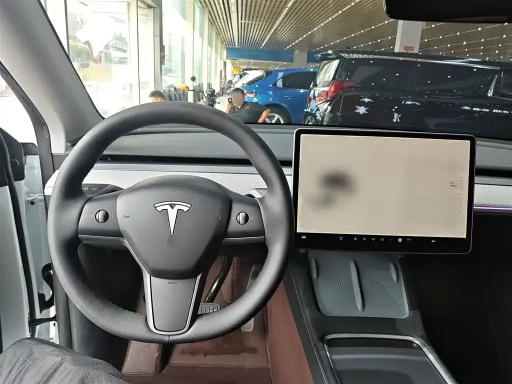 Tesla Model Y 2024 из CN, фото 3