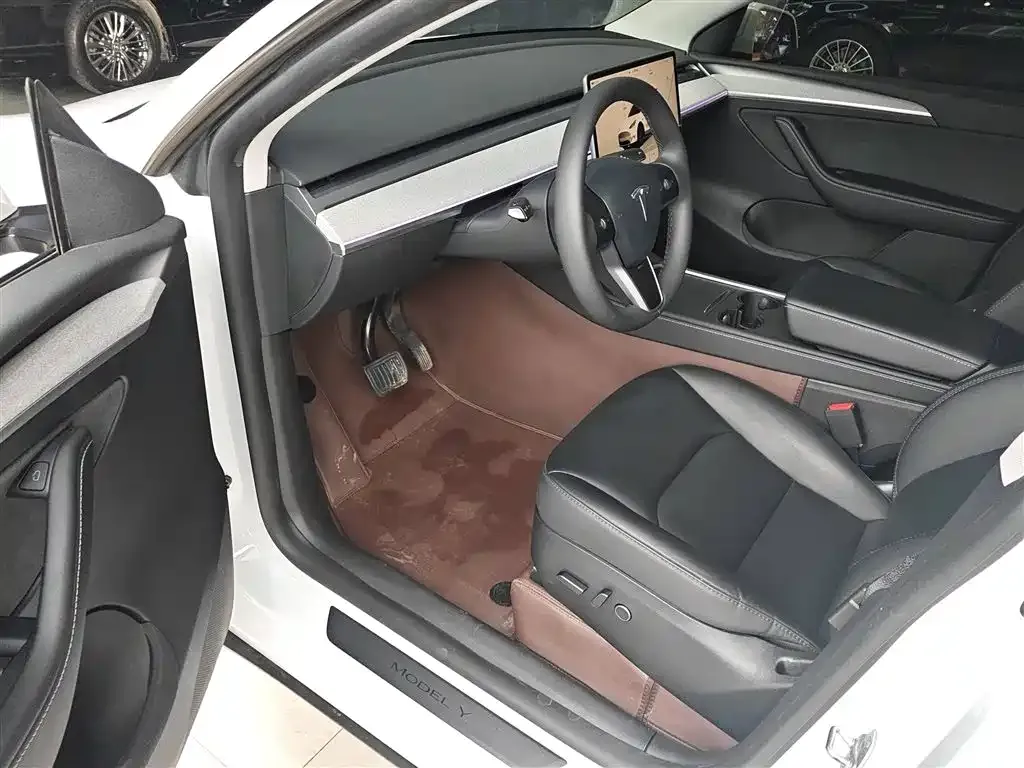 Tesla Model Y 2024 из CN, фото 7