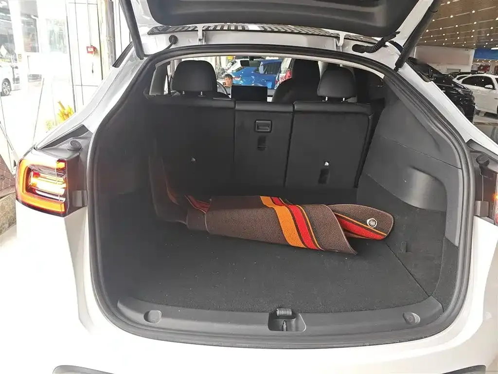 Tesla Model Y 2024 из CN, фото 9