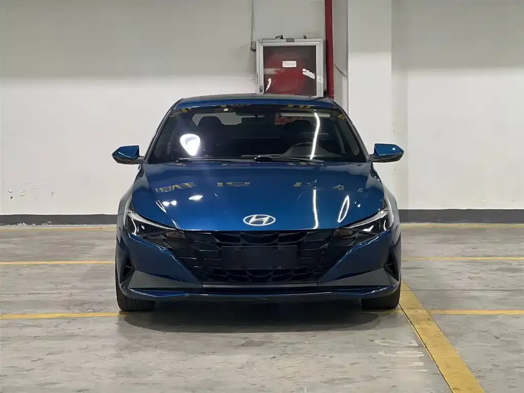 Hyundai Elantra — фото 2