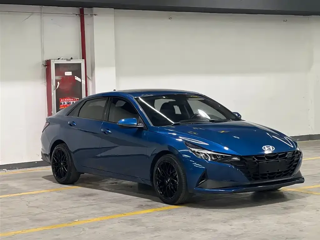 Hyundai Elantra — фото 3