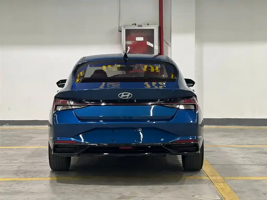 Hyundai Elantra — фото 6