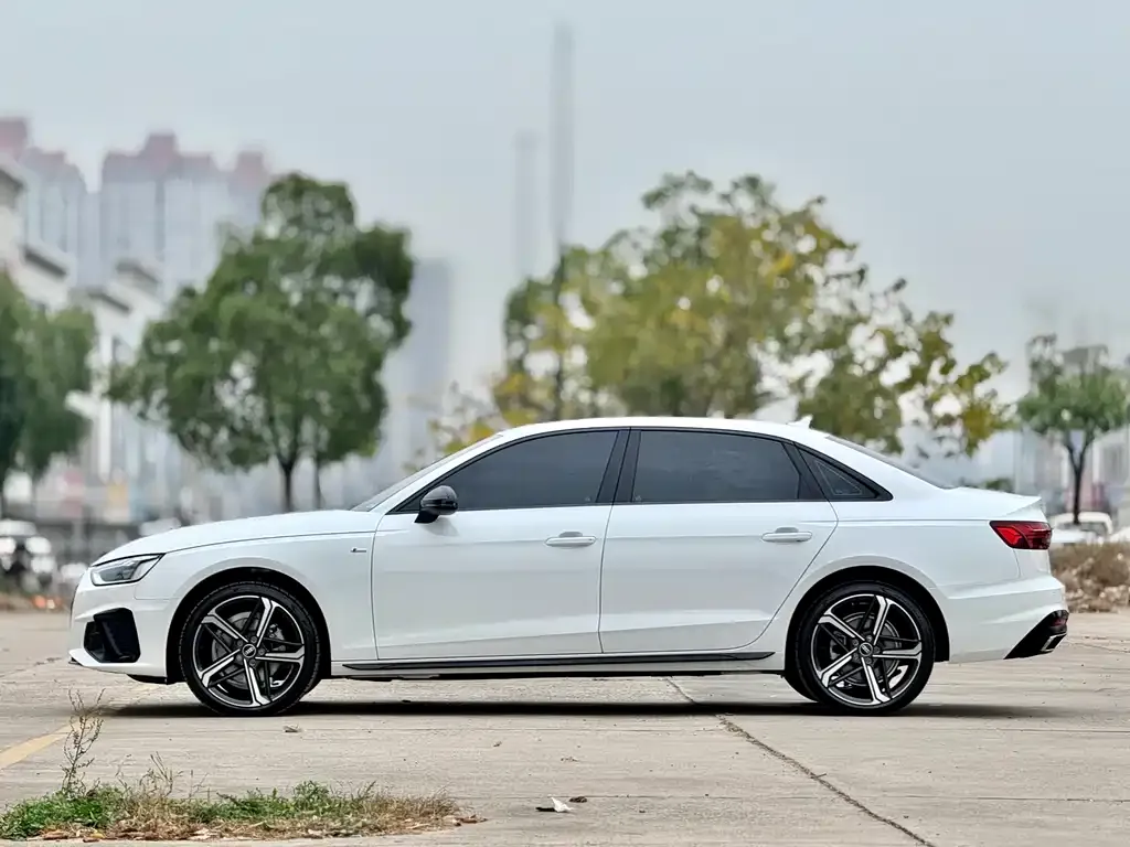 Audi A4L 2024 из CN, фото 6