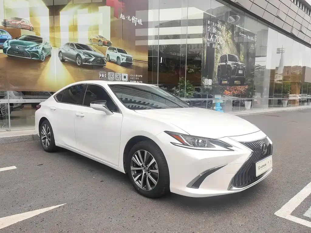 Lexus ES — фото 3