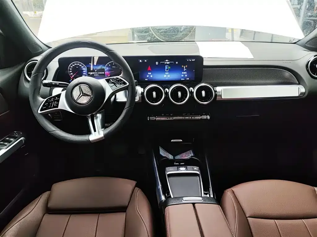 Mercedes-Benz GLB — фото 10