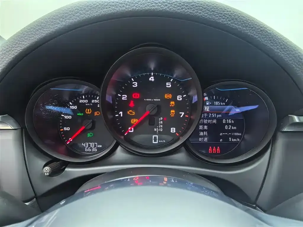 Porsche Macan 2021 из CN, фото 10