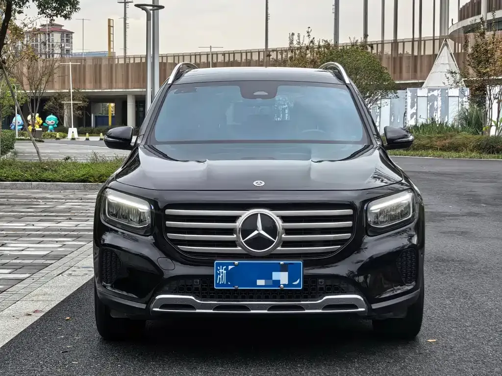 Mercedes-Benz GLB — фото 2