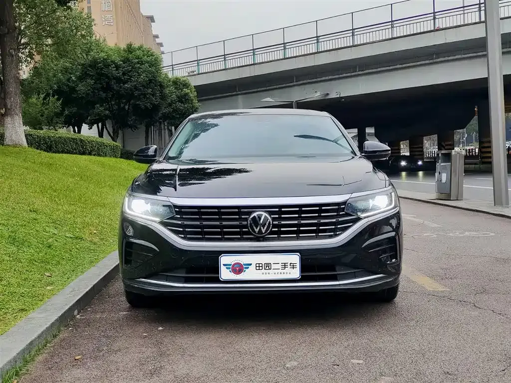 Volkswagen Passat 2023 из CN, фото 2