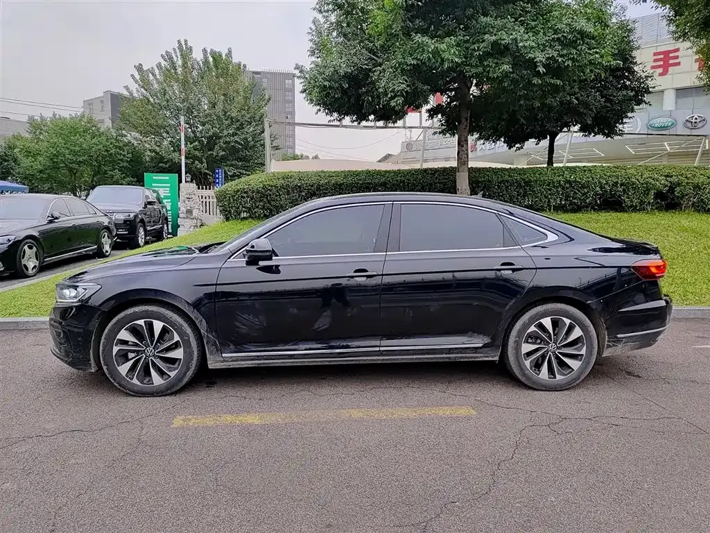 Volkswagen Passat 2023 из CN, фото 3