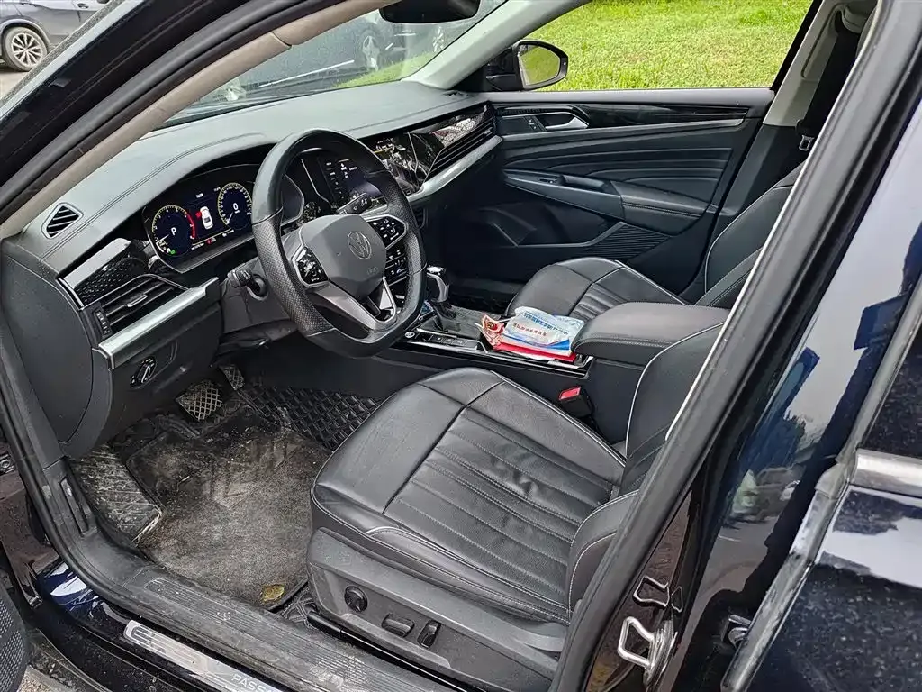 Volkswagen Passat 2023 из CN, фото 7