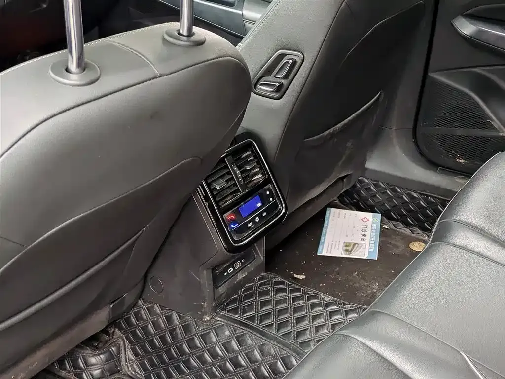 Volkswagen Passat 2023 из CN, фото 9