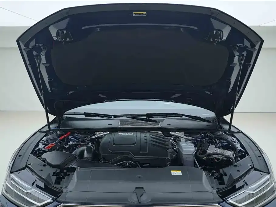 Audi A7L 2024 из CN, фото 7