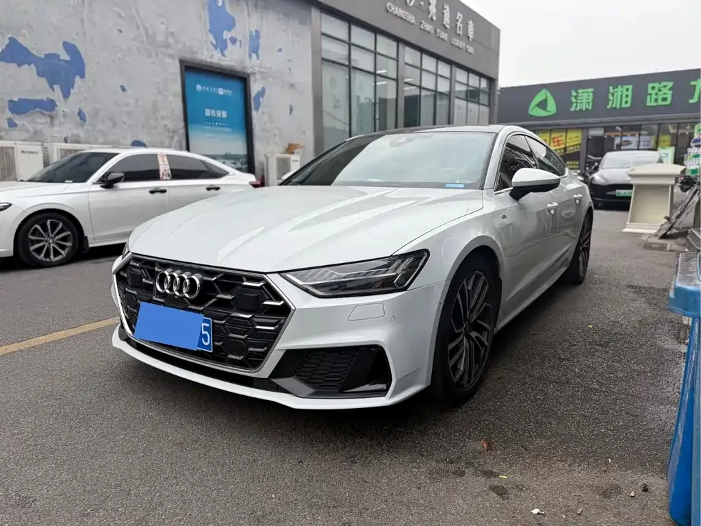 Audi A7 — фото 1