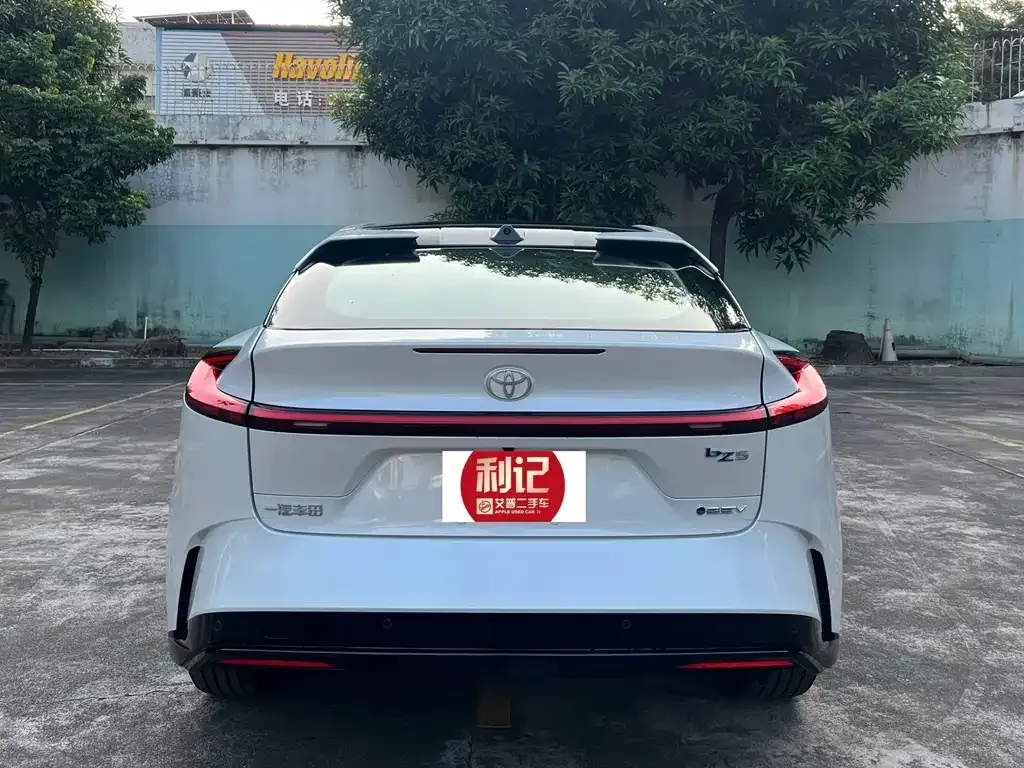 Toyota bZ5 2025 из CN, фото 8