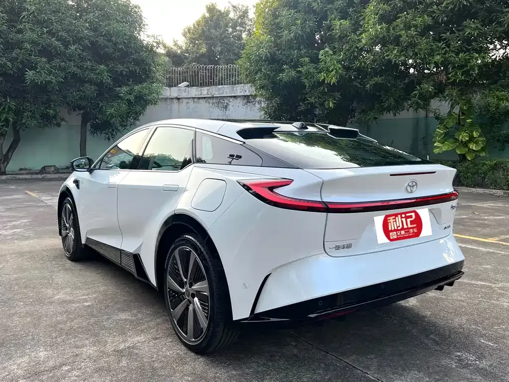 Toyota bZ5 2025 из CN, фото 9