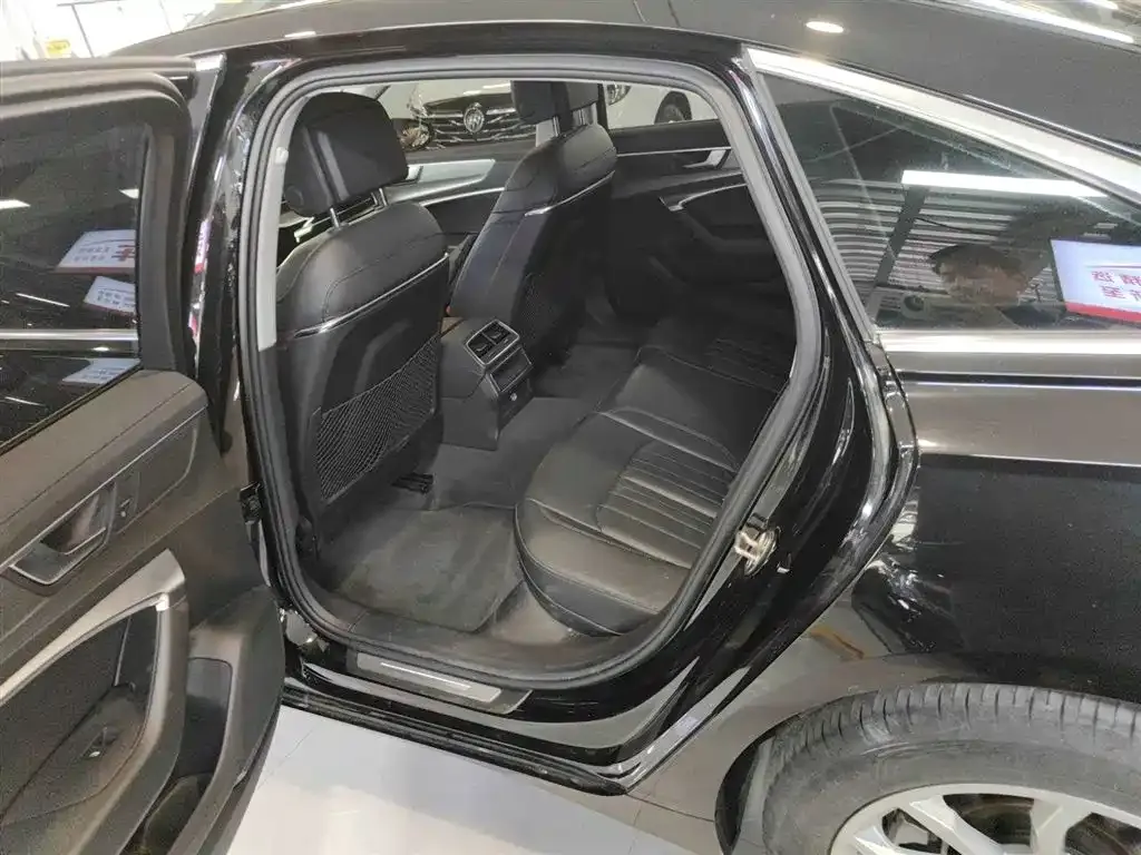 Audi A6L 2021 из CN, фото 8