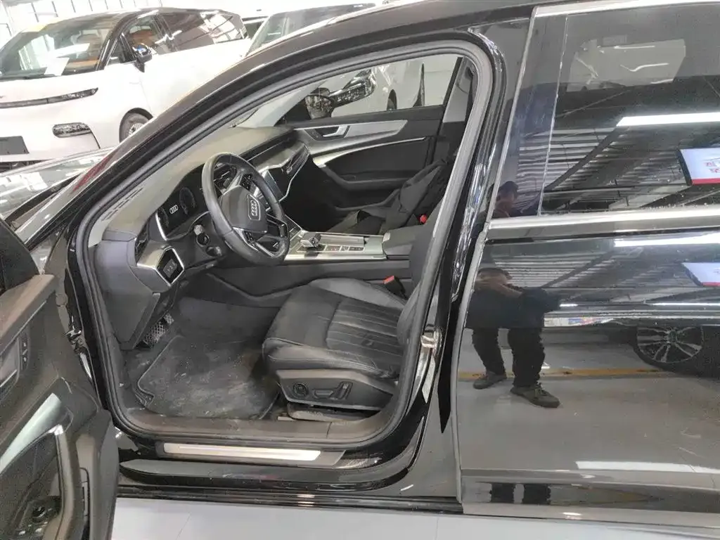 Audi A6L 2021 из CN, фото 9