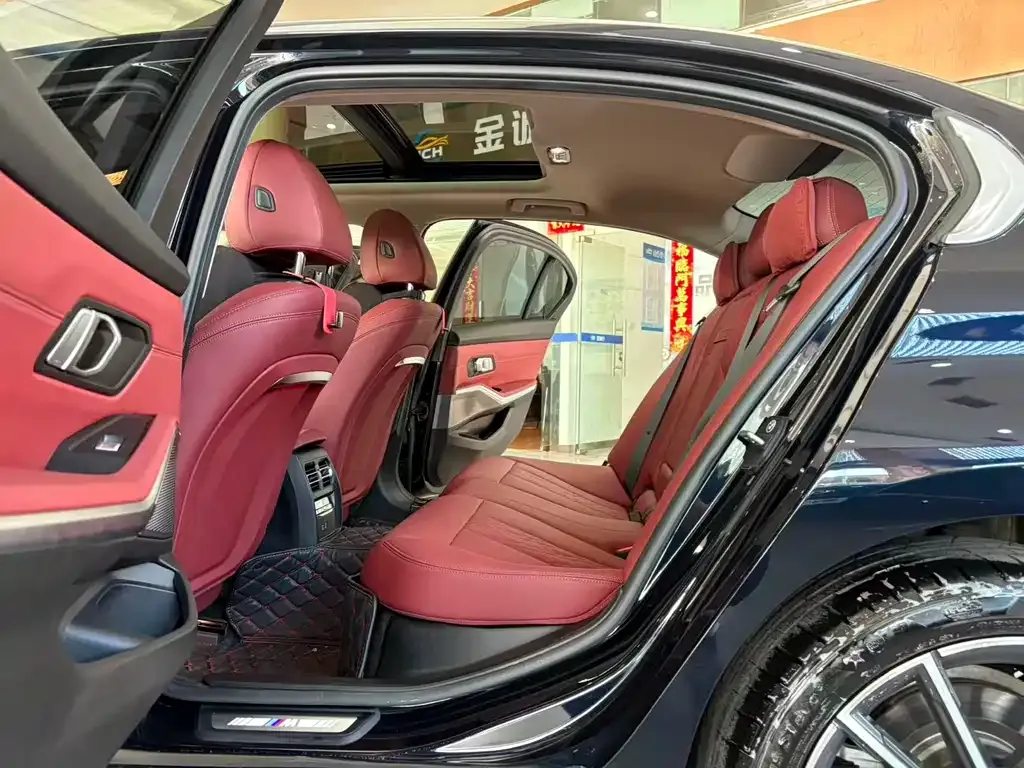 BMW 3 Series 2024 из CN, фото 7