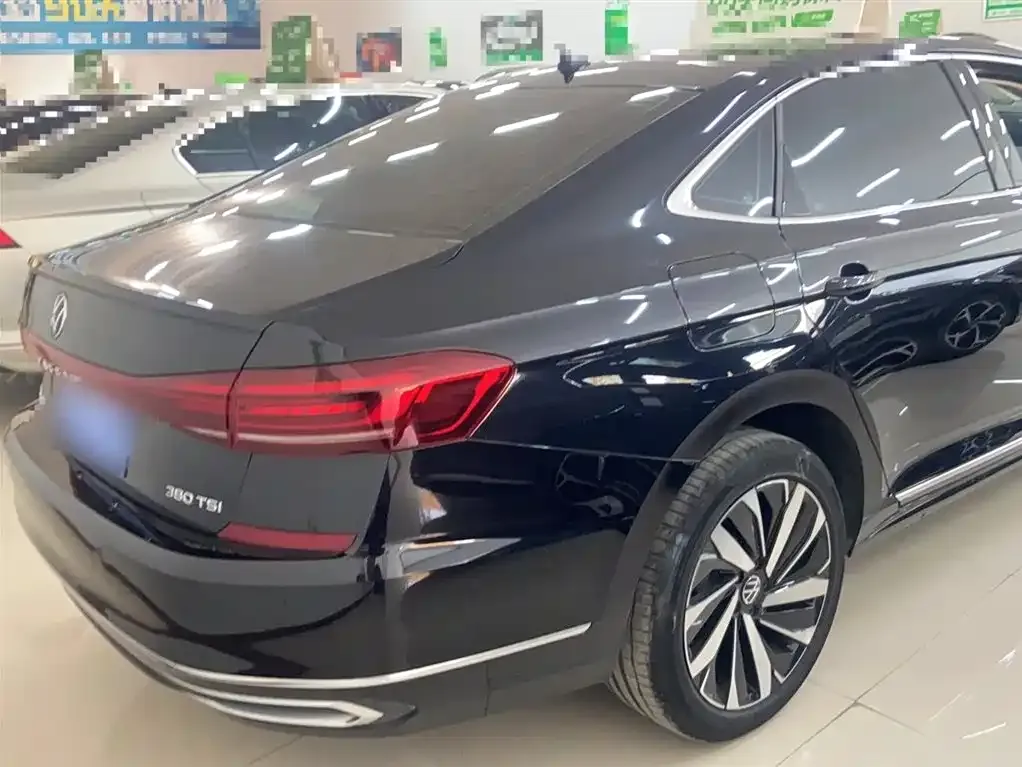 Volkswagen Passat 2023 из CN, фото 5