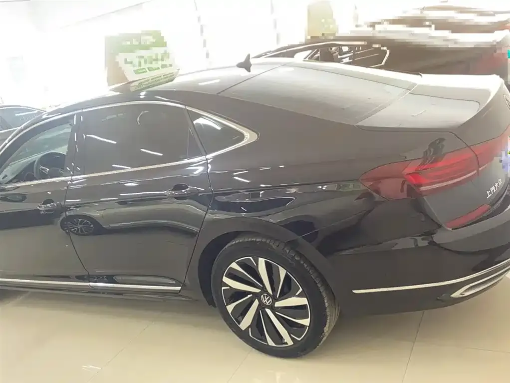 Volkswagen Passat 2023 из CN, фото 7