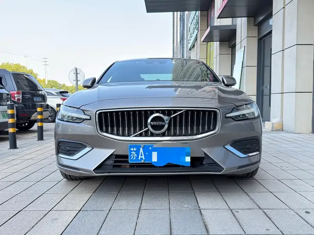 Volvo S60 2021 из CN, фото 1