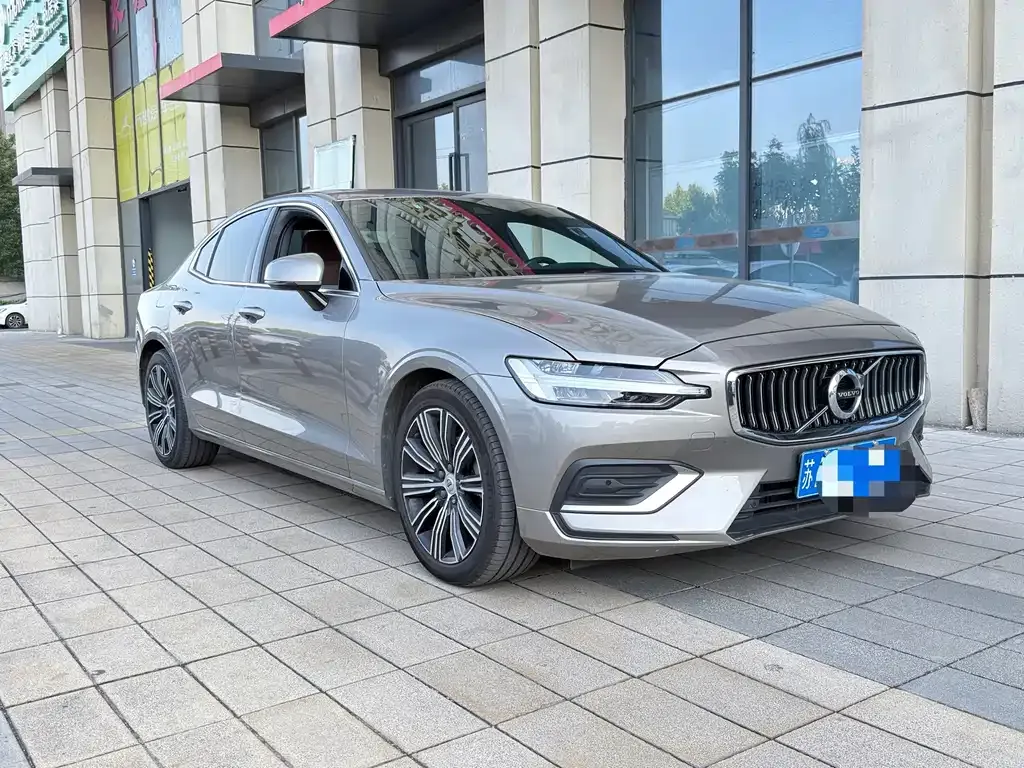 Volvo S60 2021 из CN, фото 2