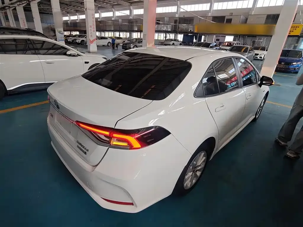 Toyota Corolla 2023 из CN, фото 7