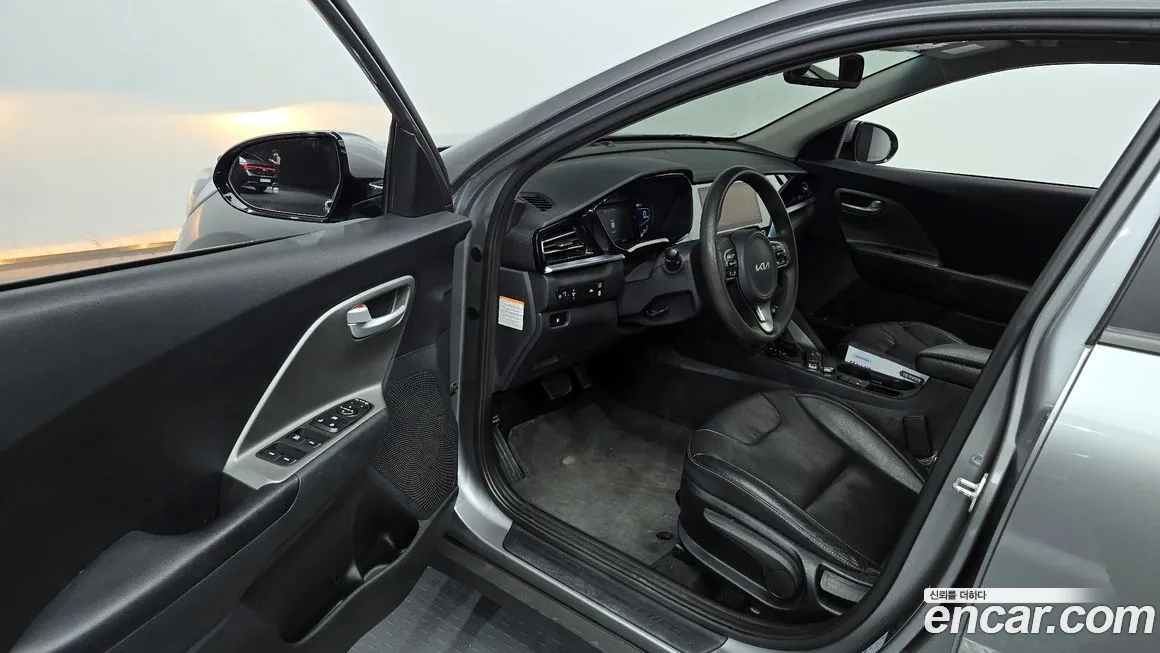 Kia Niro — фото 10