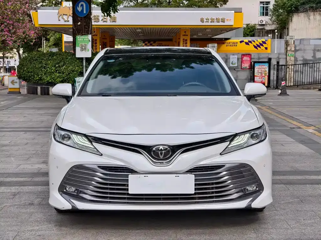 Toyota Camry 2021 из CN, фото 2