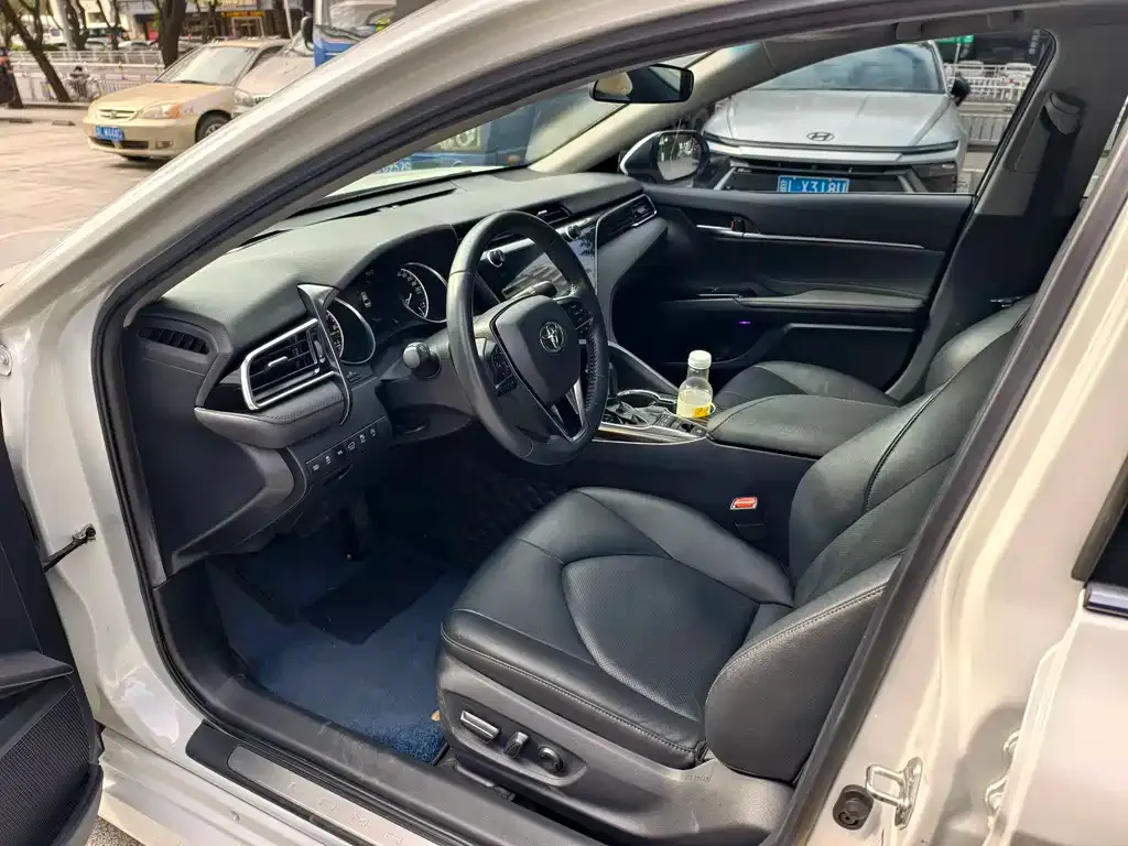 Toyota Camry 2021 из CN, фото 4