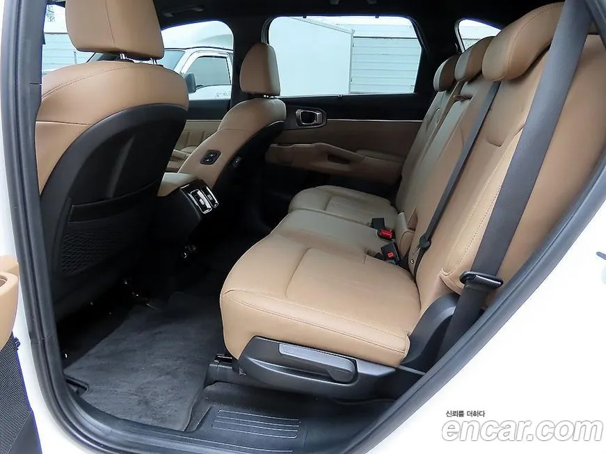 Kia Sorento — фото 6