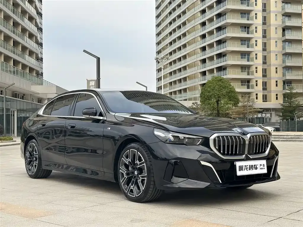 BMW 5 Series — фото 2