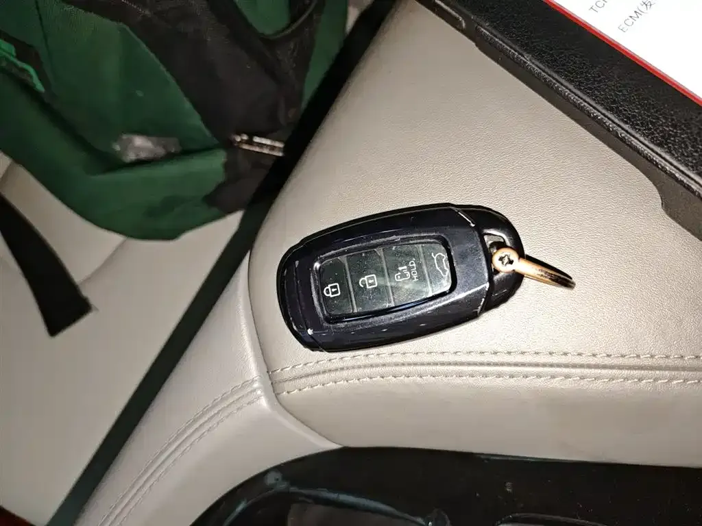 Hyundai Custo — фото 9