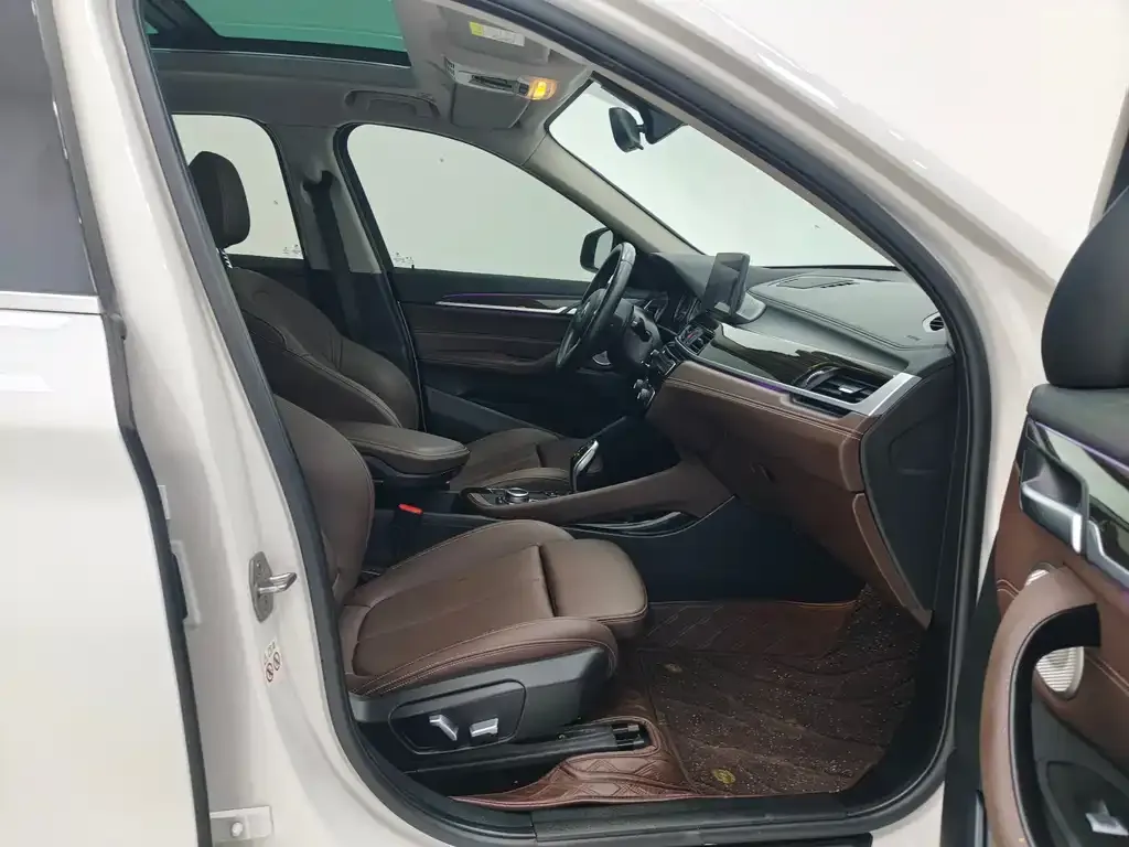 BMW X1 2022 из CN, фото 10