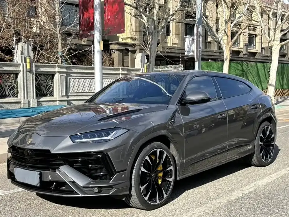 Lamborghini Urus — фото 1