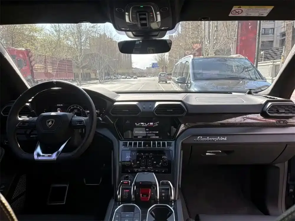 Lamborghini Urus — фото 7