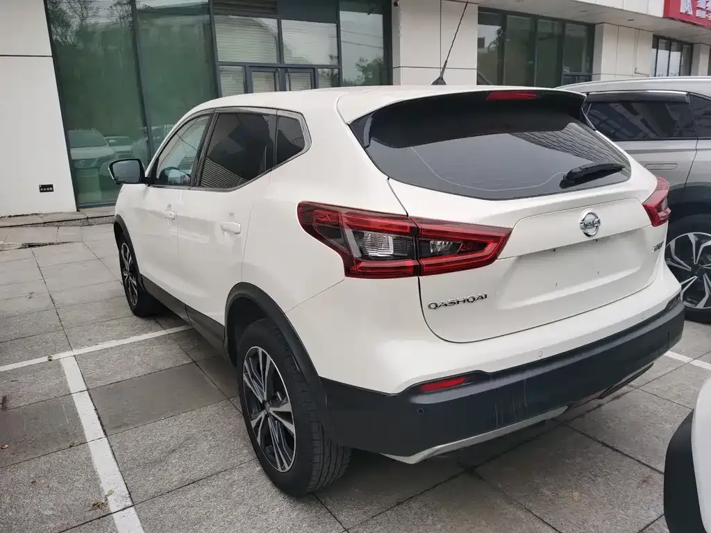 Nissan Qashqai — фото 5