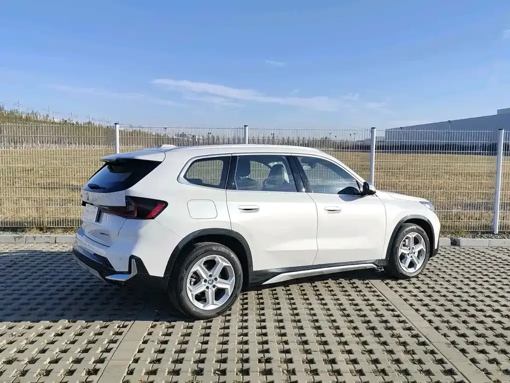 BMW iX1 2025 из CN, фото 4