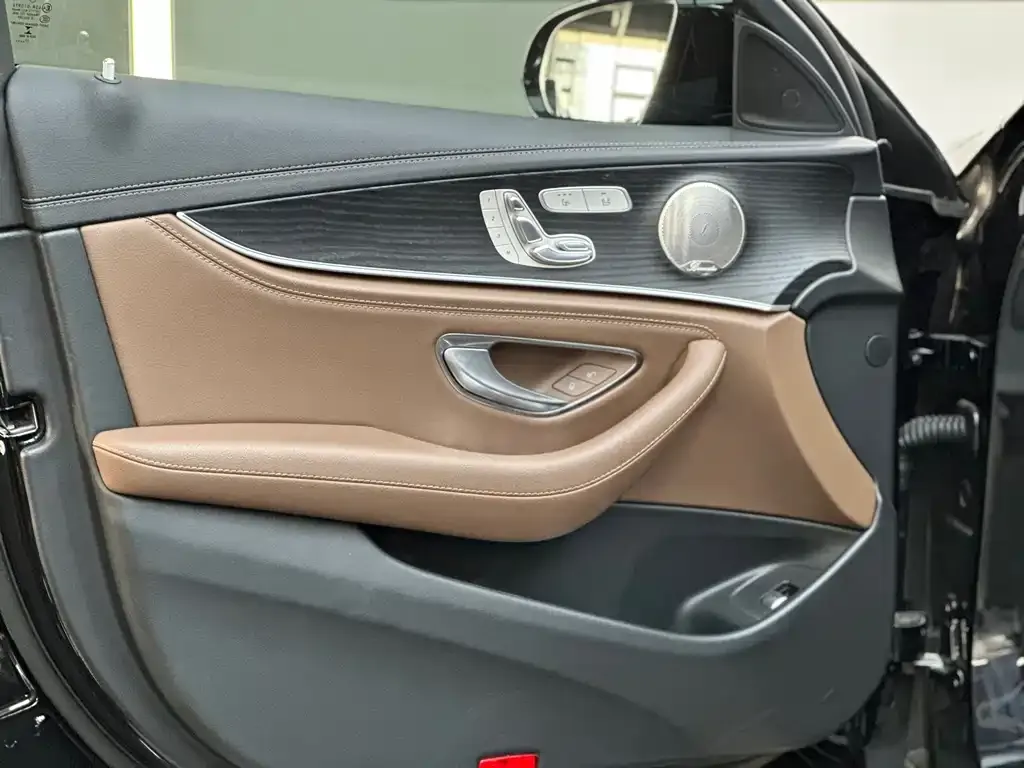 Mercedes-Benz E-Class 2023 из CN, фото 5