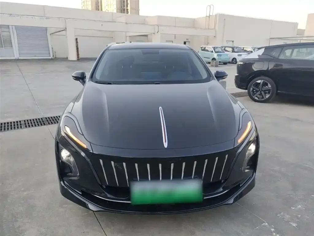 Hongqi E-QM5 — фото 3